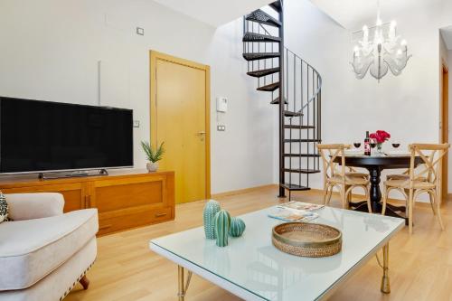 -MalagaSunApts-City Centre Terrace Pool Parking