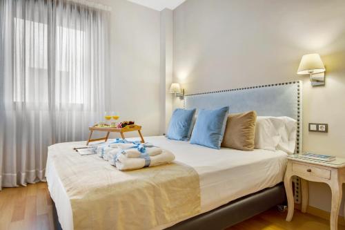 -MalagaSunApts-City Centre Terrace Pool Parking
