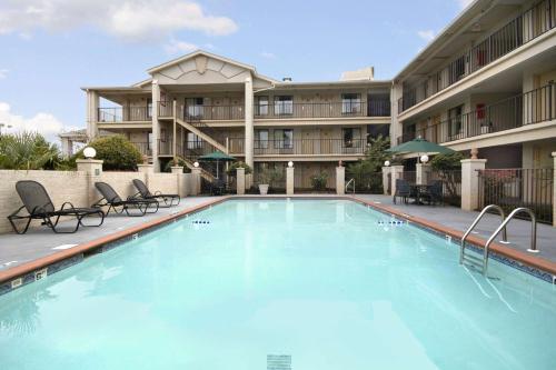 Days Inn & Suites Mobile – Photos 2