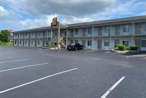 Super 8 by Wyndham Jackson – Photos 2