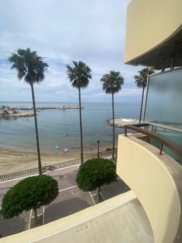 Homely Home Paseo Maritimo Edificio Eden Roc photo 10