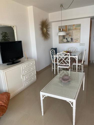 Homely Home Paseo Maritimo Edificio Eden Roc photo 6
