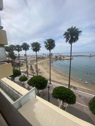 Homely Home Paseo Maritimo Edificio Eden Roc photo 11
