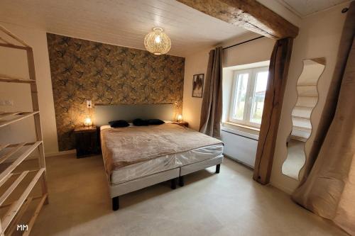 Photo de la galerie de l'établissement La Maisonnette de l Espace Themis, piscine partagée, à Saint-Germain-de-Salles