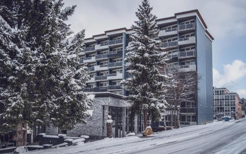 Club Hotel Davos by Mountain Hotels during the winter