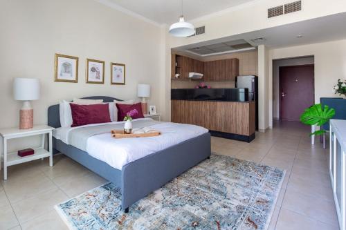 Frank Porter – Burj Al Nujoom