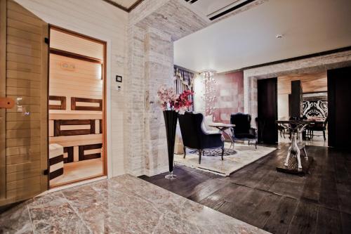 Gallery image of Royal Castle Design & SPA in Elenite