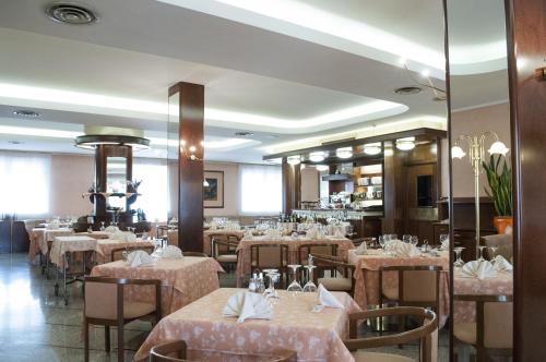 Restaurace v ubytování Le Gronde