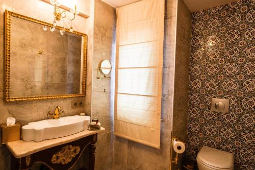 İstanbul Bosphorus Hotel Symbolaにあるバスルーム