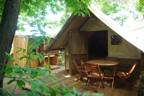 Le Cabanon Camping La Châtaigneraie