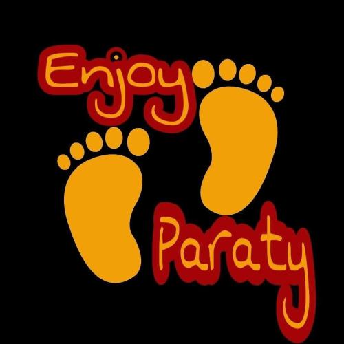 a pair of footprints and the words enjoy paprika at Suites em Jabaquara, Paraty in Paraty