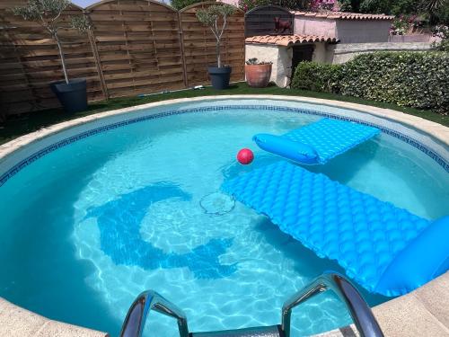 Photo de la galerie de l'établissement Piscine Cosy, 3 chambres, 3 SdB, havre de paix à 10 min des plages, à Mauguio