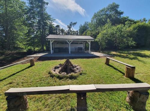 Gallery image of Dom wczasowy , nad jeziorem z możliwością wędkowania do 7 osób in Mielno