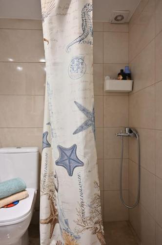 Seabreeze apartment in Palaio Faliro/ Netflix