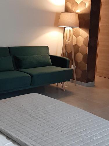 Ruang duduk di BAARIA House Hotel