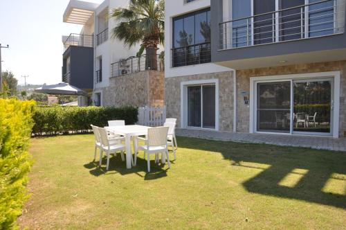 Κήπος έξω από το Lavender Residence