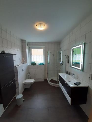 Bilik mandi di Apartments Zicker 3b