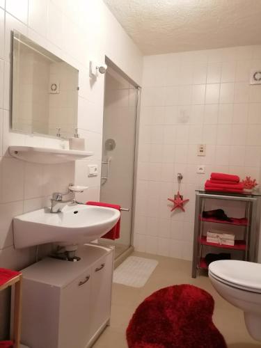 Koupelna v ubytování Appartments Bergluft