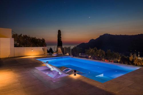 Бассейн в Lanolia - Olea Di Assos Villas или поблизости