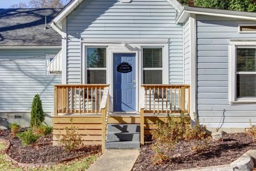 Gallery image of Cedar Blossom Bungalow is a cozy getaway with a 5 minute walk to downtown! in Hot Springs