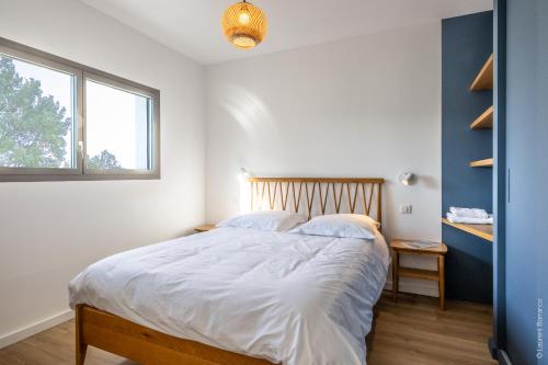 Posteľ alebo postele v izbe v ubytovaní Superbe T2 neuf haut de gamme, climatisé, parking gratuit, 2eme ligne balcon, jardin 3