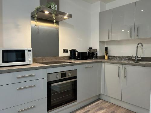 Modern 2BR Sleeps 4 Easy Access to City Centre photo 5