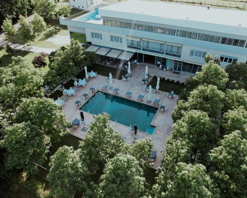 Kolam renang di atau dekat dengan Hotel La Villa