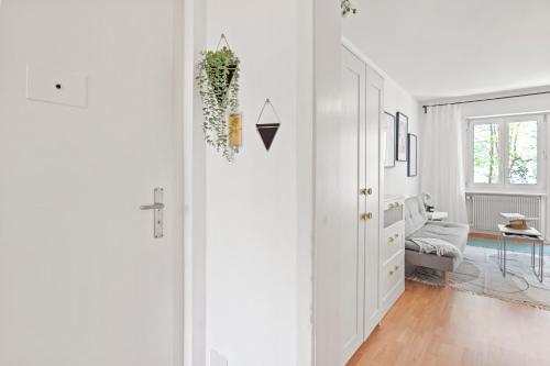 Gallery image of Close to Lake & Balcony 1 BDR Wollishofen Self Check In in Zürich
