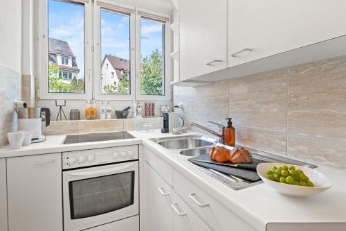 Gallery image of Close to Lake & Balcony 1 BDR Wollishofen Self Check In in Zürich