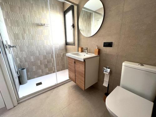 Bilik mandi di Lujoso Apartamento completo, Piscina, Terraza con vistas al Teide