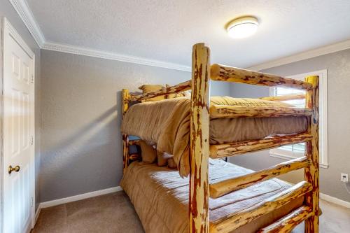 a couple of bunk beds in a room at The Mystic in Livingston