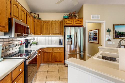 Dapur atau dapur kecil di Suwanee House & Riverbend
