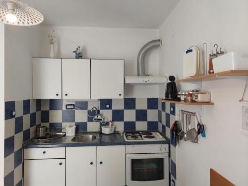 Apartments by the sea Mavarstica, Ciovo - 2043