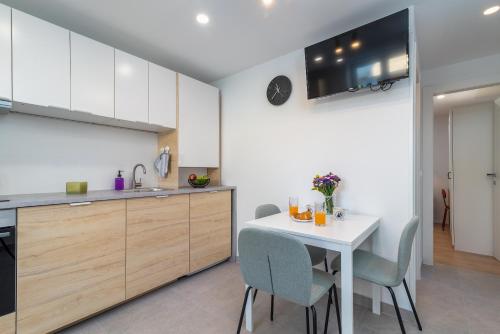 Apartments by the sea Trogir - 21588