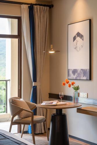 Fotografie z fotogalerie ubytování Mountain Tree Hotel Huizhou Longmen v destinaci Longmen