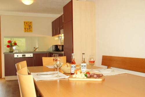 Una cocina o cocineta en Schweizer Hof