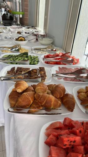ホテルの敷地内または近くでの食事または食べ物