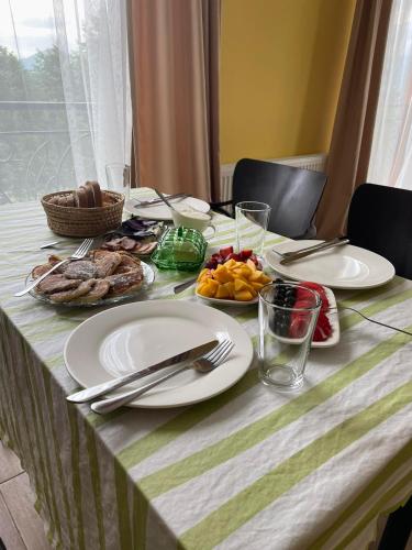 Jídlo v penzionu nebo okolí