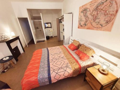Postel nebo postele na pokoji v ubytování N 2 - Superbe T3 CENTRE VILLE - TERRASSE - parking