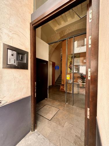 Homey Seville Penthouse near cathedral private rooftop optional Parking