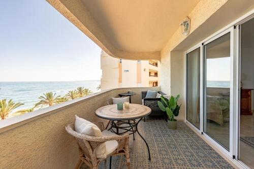Larycorte, Beautiful 3bdr beachfront apartment