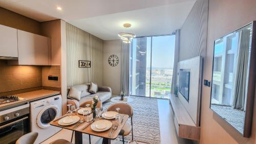 STAY BY LATINEM Luxury 1BR Holiday Home CVR A516 Near Burj Khalifa