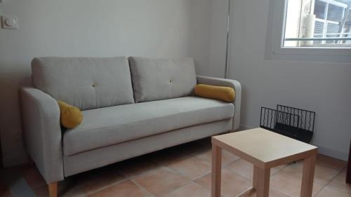 Photo de la galerie de l'établissement studio intra muros tres calme rénové, à Avignon