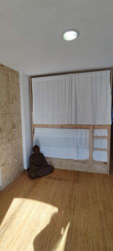 Ένα ή περισσότερα κρεβάτια σε δωμάτιο στο HOSTEL NAMOR