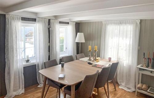 Φωτογραφία από το άλμπουμ του Nice Home In Bokn With House Sea View σε Jøsen
