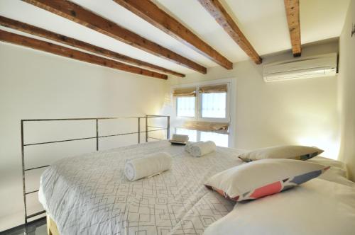 Intrho Navigli-Centro Apartment - Modern & Cozy