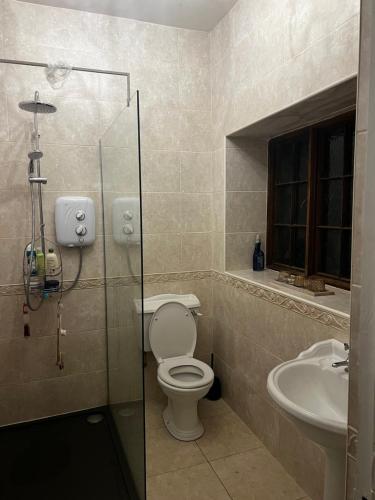 Ванна кімната в Lough Rynn Home