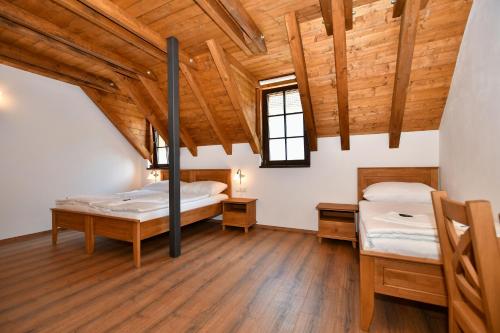 Katil atau katil-katil dalam bilik di Zámek Castle Račice - Podzámčí Undercastle