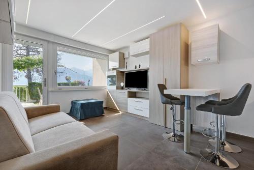 Una cocina o cocineta en Apt Theo Val di Sogno Garda Lake