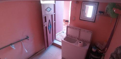 Phòng tắm tại Eco-Lodge IGHAZRAN